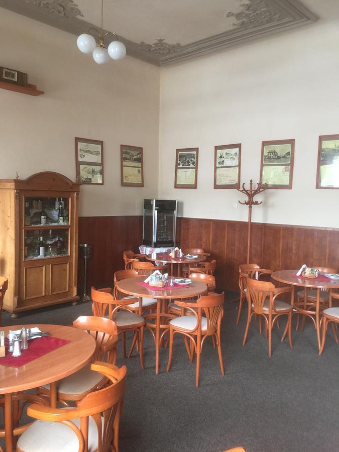 Hotel Dvorak Chrast Экстерьер фото