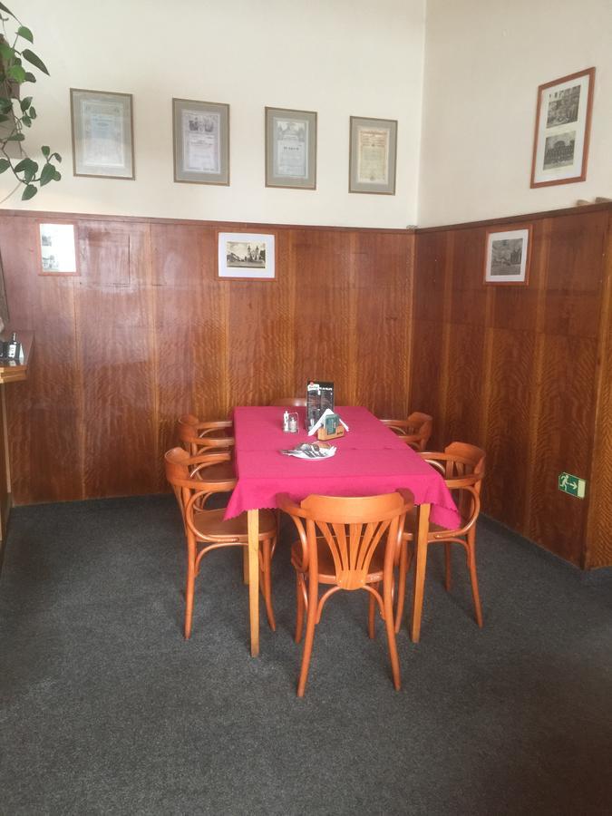 Hotel Dvorak Chrast Экстерьер фото